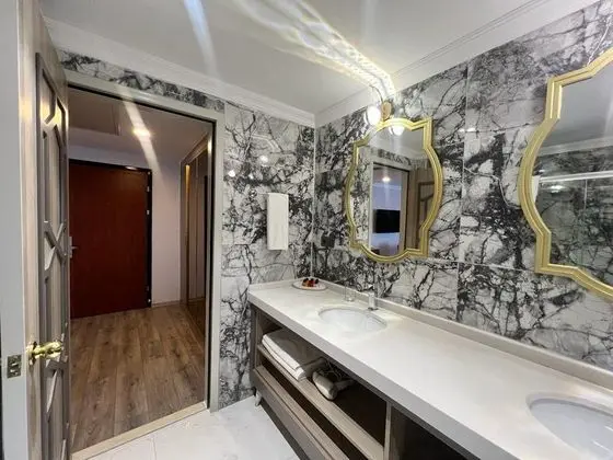 Executive Suite,Şehir veya Dağ Manzaralı,Yemek Masası