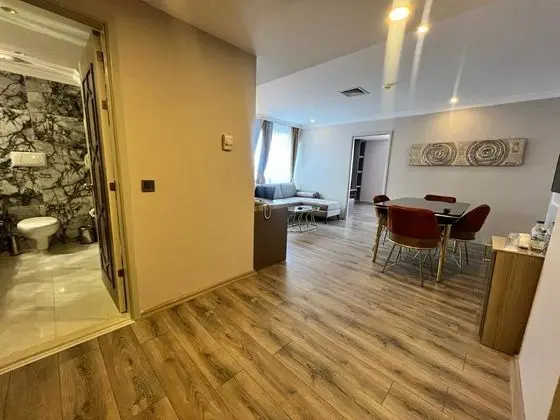 Executive Suite,Şehir veya Dağ Manzaralı,Yemek Masası