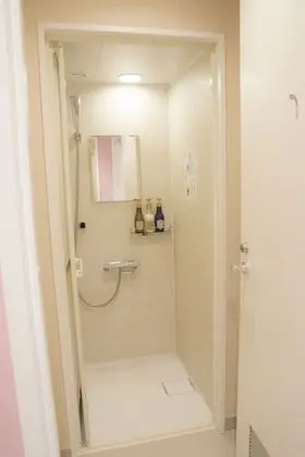 Ortak Ranzalı Oda, Sadece kadınlar için, Sigara İçilmez (Capsule, without TV,No cleaning)