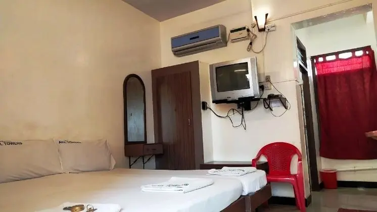 Standard Tek Büyük Yataklı Oda