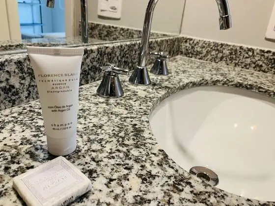 City Tek Büyük Yataklı Oda