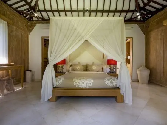 Deluxe Villa, 4 Yatak Odası, Havuz Manzaralı, Bahçeli