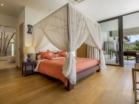 Deluxe Villa, 4 Yatak Odası, Havuz Manzaralı, Bahçeli