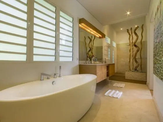 Deluxe Villa, 4 Yatak Odası, Havuz Manzaralı, Bahçeli