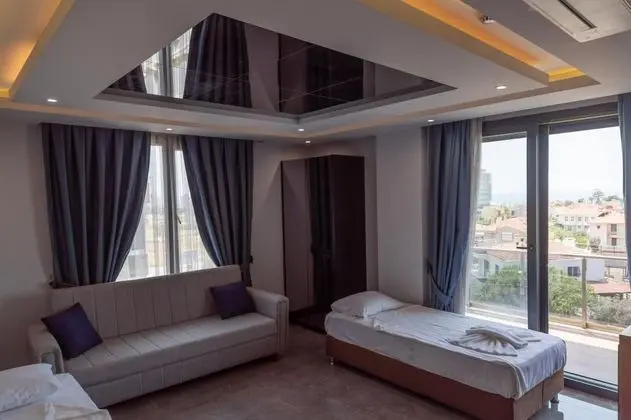 Suite Oda Balkonlu, Deniz ve Doğa Manzaralı, Balkonlu