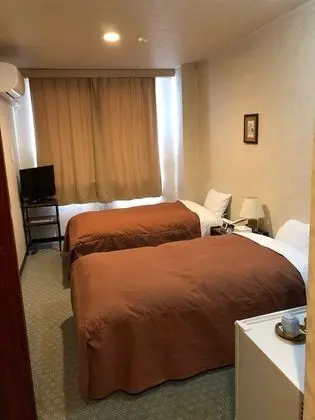 İki Ayrı Yataklı Oda, Sigara İçilebilir