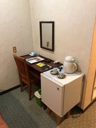 İki Ayrı Yataklı Oda, Sigara İçilebilir