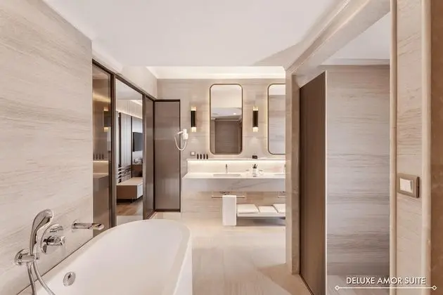 Deluxe Amor Suite Room