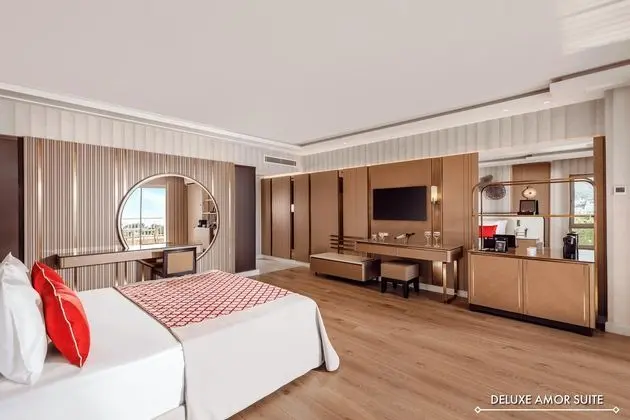 Deluxe Amor Suite Room