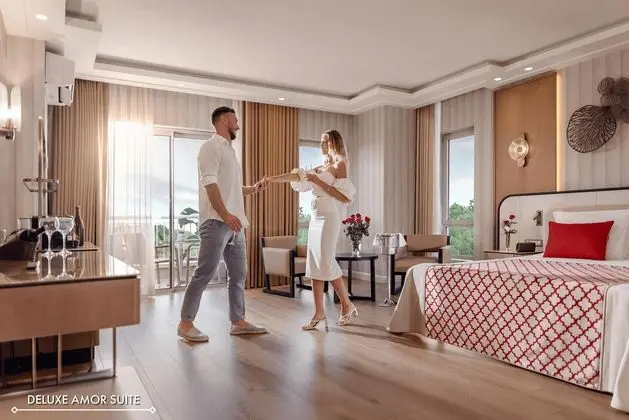 Deluxe Amor Suite Room
