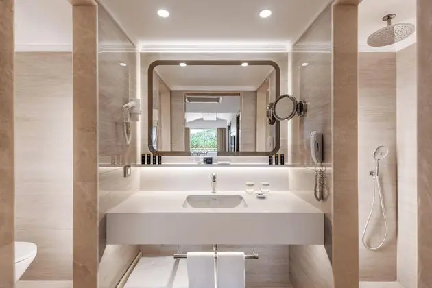 https://images.etstur.com/imgproxy/resize/2560x1440/files/images/hotelImages/etsrooms/44/AKKA_Hotels_Antedon_20250728100534_7.jpg