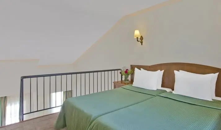https://imagessl.etstur.com/files/images/hotelImages/TR/50678/l/Akka-Claros-Hotel-Oda-21104.jpg