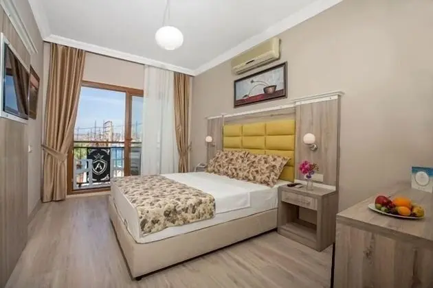 Deniz Manzaralı Deluxe Custom Room