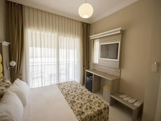 Deniz Manzaralı Deluxe Custom Room