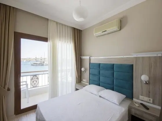 Deniz Manzaralı Deluxe Custom Room
