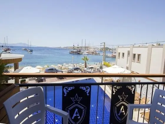 Deniz Manzaralı Deluxe Custom Room