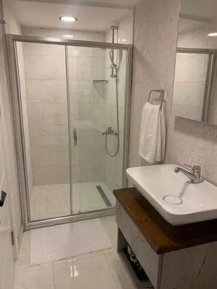 Triple, Bahçe Manzaralı, Balkonlu