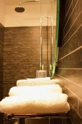 Üç Kişilik Oda, Özel Banyo