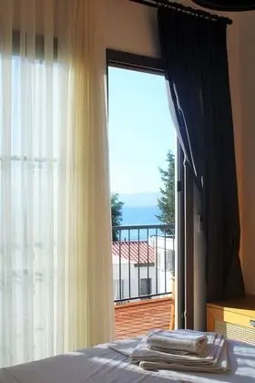 Junior Room, Non Smoking, Partial Sea View