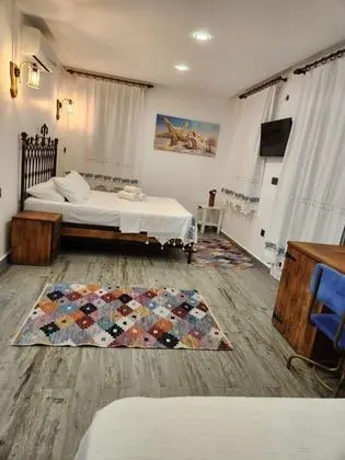 Suite, Havuz Manzaralı, Balkonsuz