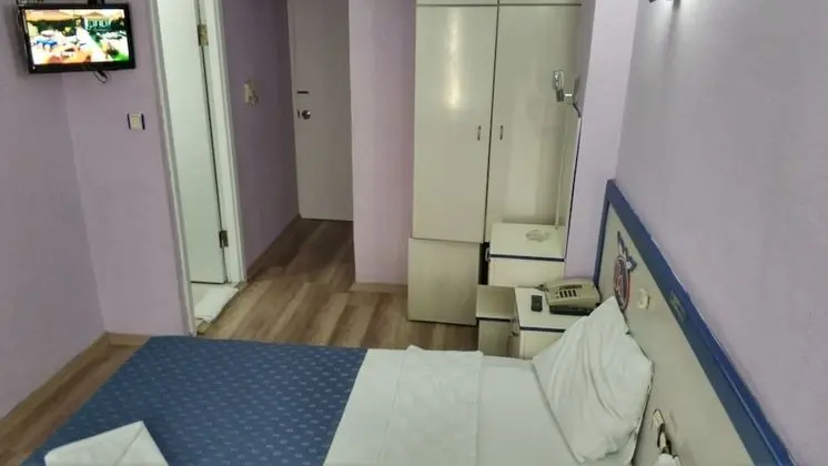 Tek Büyük Yataklı Oda