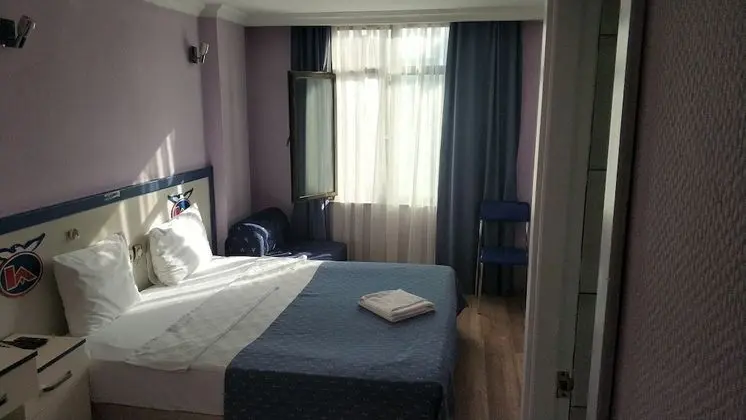 Tek Büyük Yataklı Oda