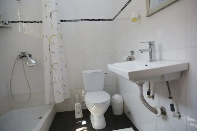 Tek Büyük Yataklı Oda, Sigara İçilmez