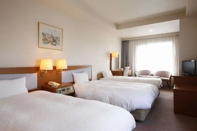 Üç Kişilik Oda, Sigara İçilebilir