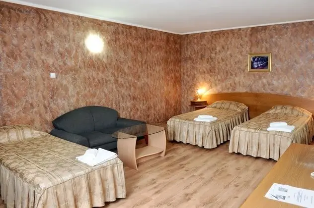Üç Kişilik Oda