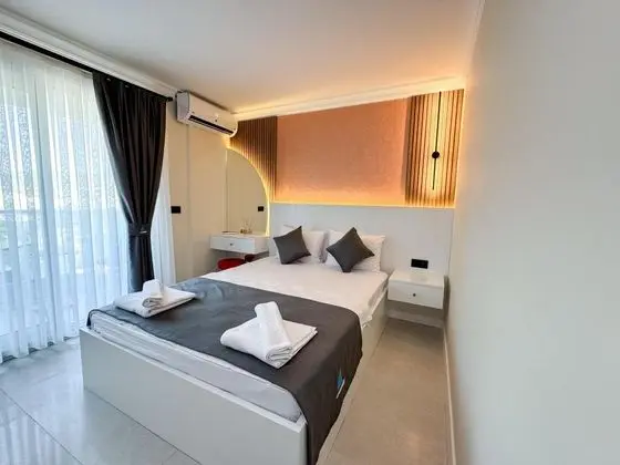 Standart Oda, Deniz ve Bahçe Manzaralı, Balkonlu
