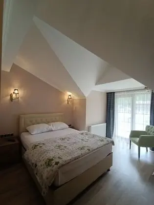 Standard Tek Büyük Yataklı Oda