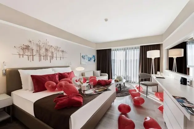 Honeymoon Room