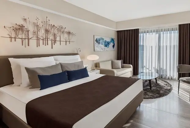 Honeymoon Room
