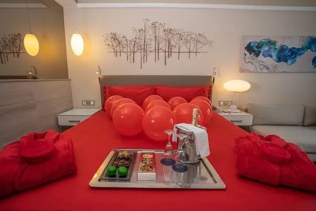 Honeymoon Room