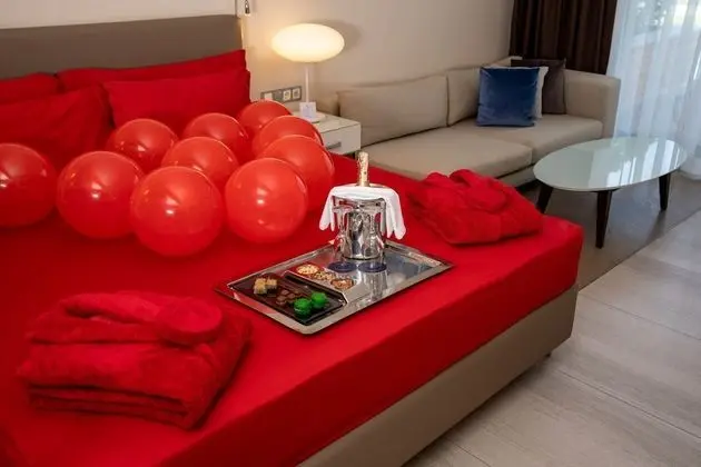 Honeymoon Room