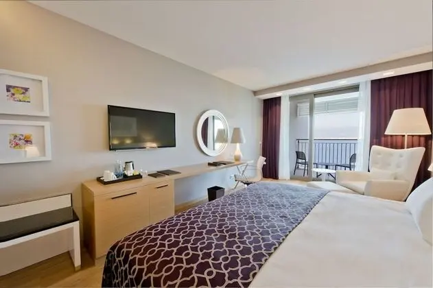 Akra Jazz Room - Adults Only