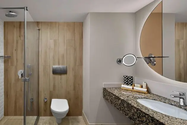 https://images.etstur.com/imgproxy/resize/2560x1440/files/images/hotelImages/etsrooms/8/Akra_Kemer_20251106133716_3.jpg