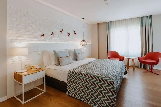 Honeymoon Room