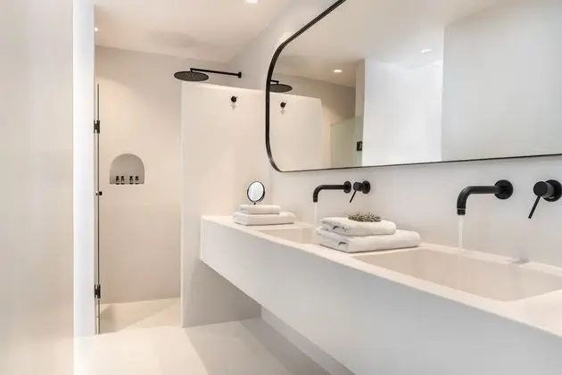 Superior Suite with Caldera View