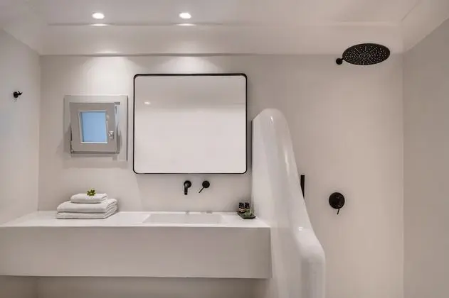 Superior Suite with Outdoor Hot Tub