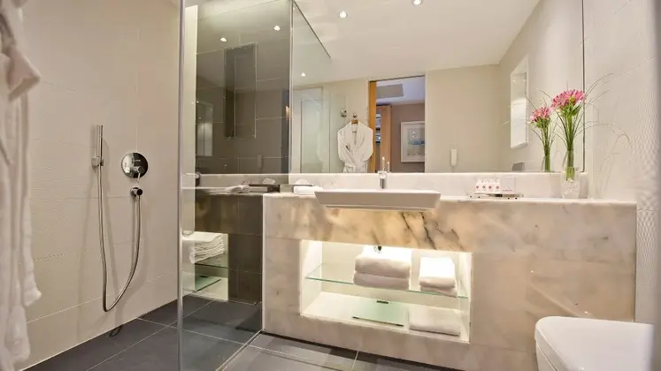 V Casual City View Standard Single Room