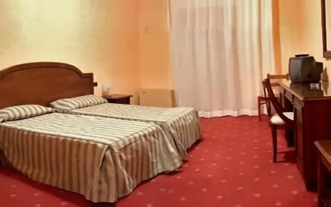 Üç Kişilik Oda