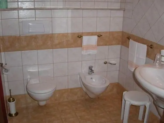 Üç Kişilik Oda
