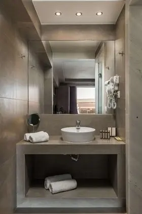 Deluxe Swim-Up Room