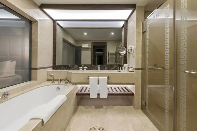 Deluxe Superior Room (with balcony )