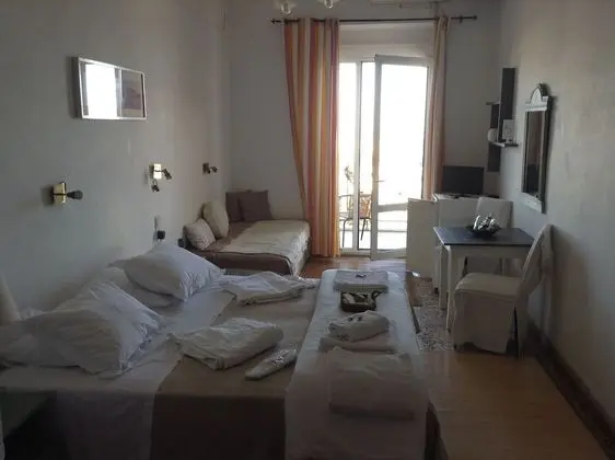 Üç Kişilik Oda