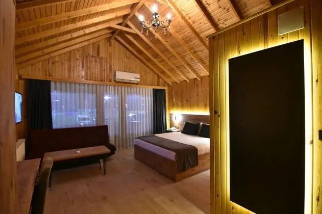 Bungalow, Havuz veya Bahçe Manzaralı, Balkonlu