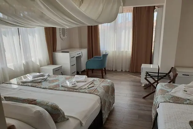 3 Kişilik Deluxe Aile Suite