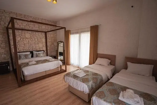 Aile Odası, Kara veya Kısmi Deniz Manzaralı