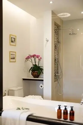 Deluxe Tek Büyük veya İki Ayrı Yataklı Oda, Balkon